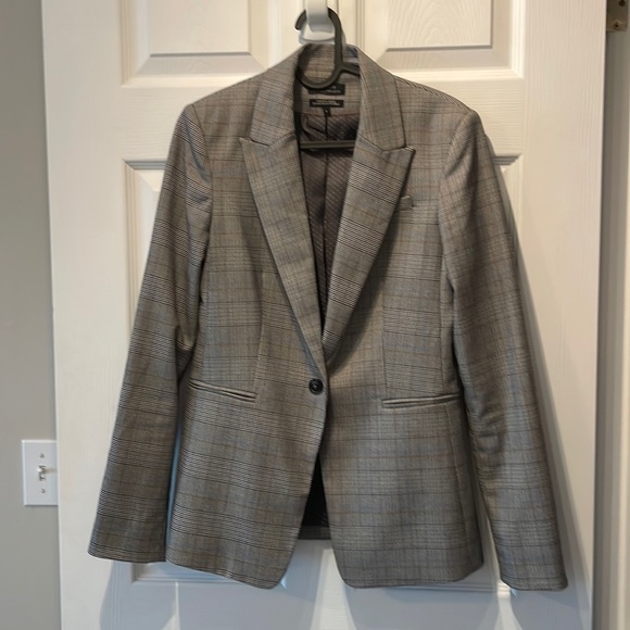 See next listing for matching pant. Sharp Blazer in cool tone plaid - Picture 1 of 7
